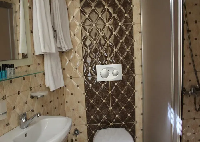 Omega Ξενοδοχείο 2*